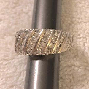 Ladies Cubic Zirconia & Silver ring, size 8